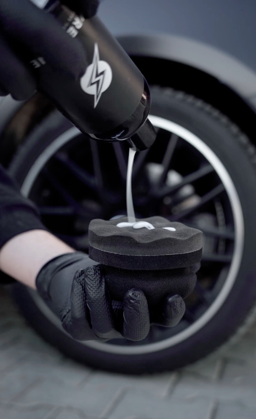 TyreShine 500ml - Dressing Professionale per Pneumatici e Plastiche Esterne